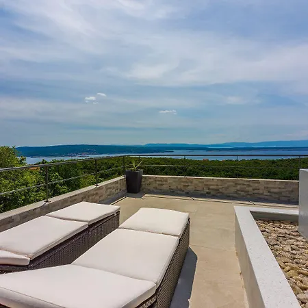 Privathaus Mit Pool Und Traumhaften Ausblick * Crikvenica