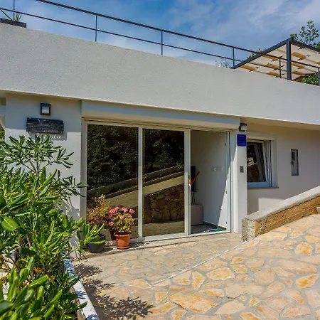 Privathaus Mit Pool Und Traumhaften Ausblick